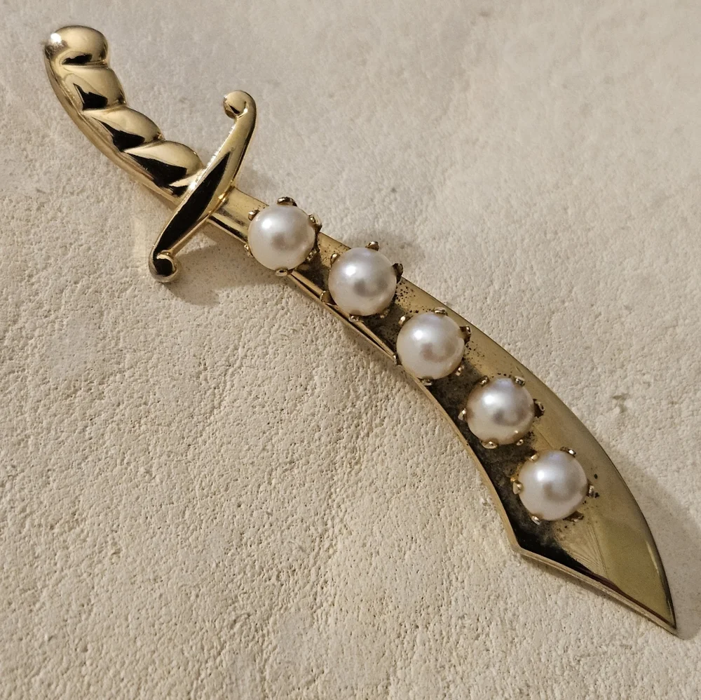 VTG Goldtone Scimitar Sword Brooch with Faux Pearl Accents-Figural Pin 3